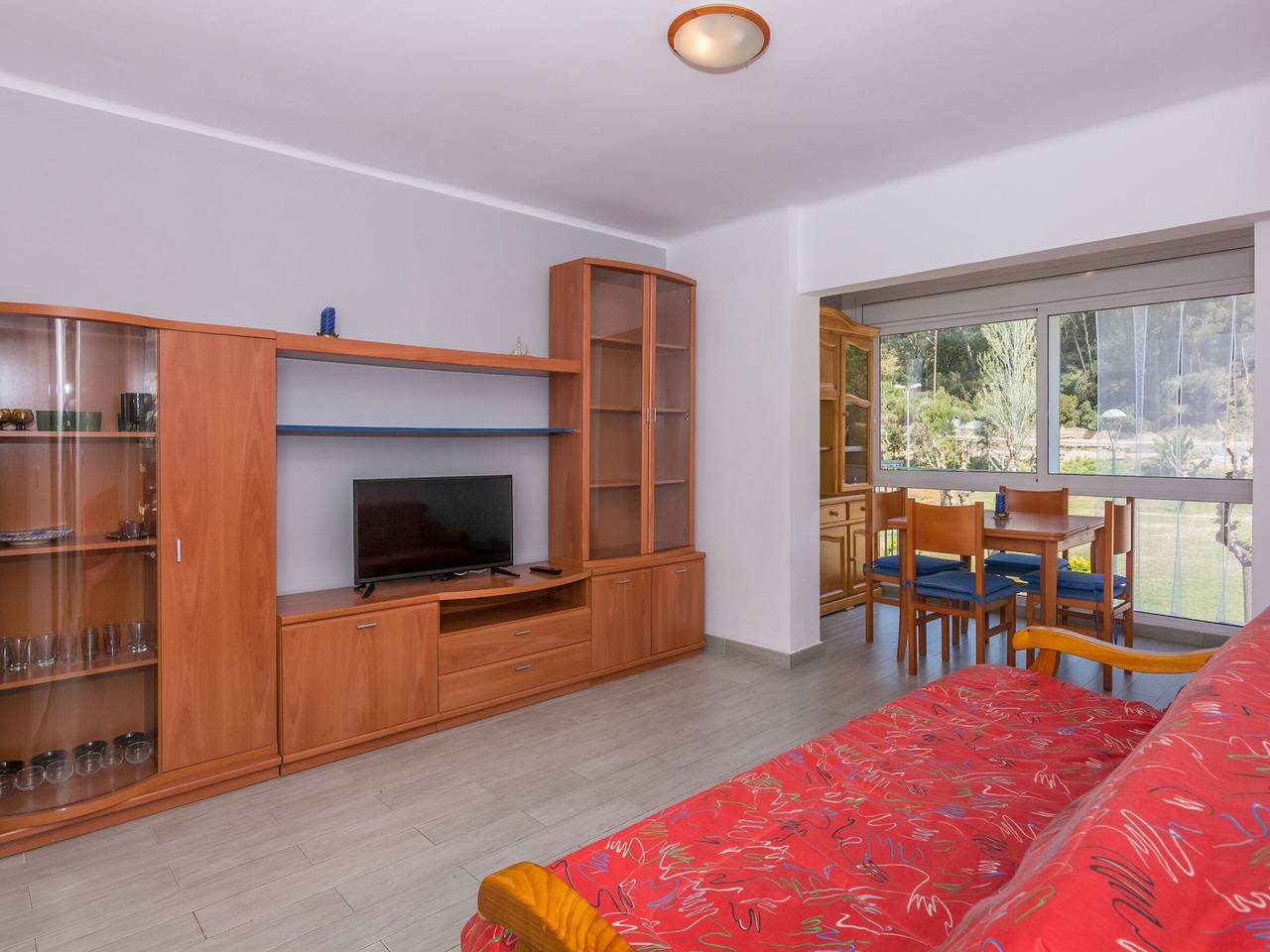 Appartement entier, Appartement lumineux avec piscine, mini-golf, animaux admis à Santa Susanna in Santa Susanna, Costa del Maresme