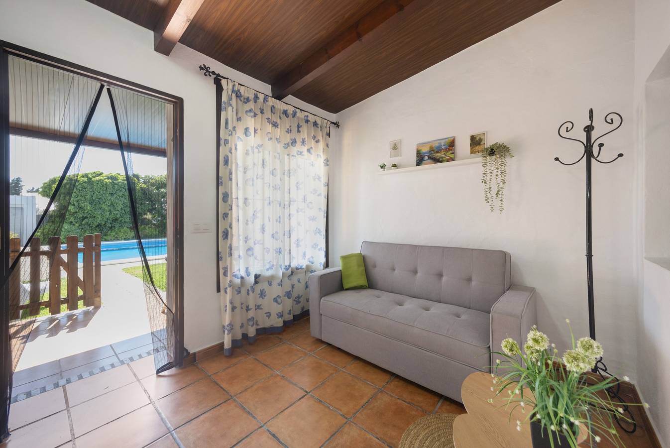 Apartamentos Galindo: Piscina in Condivisione, Solo per Famiglie in Conil de la Frontera, Costa de la Luz