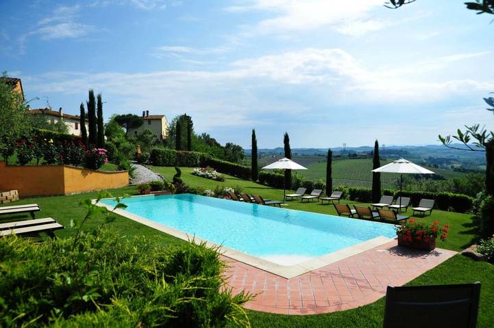 Agriturismo per 20 persone, con Terrazza e Giardino nonché Piscina e Panorama a Castelfiorentino