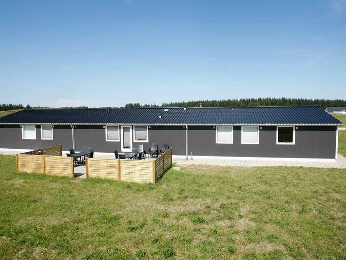 Ferienhaus für 16 Personen, mit Sauna und Terrasse, kinderfreundlich in Tranum Strand