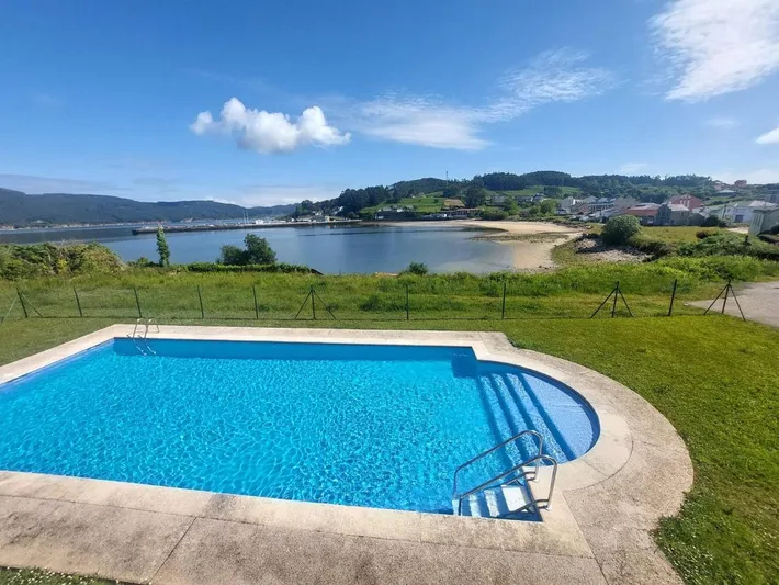 Apartamento de vacaciones para 5 personas, con jardín y piscina además de terraza y vistas, Se admiten mascotas - 1
