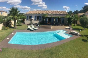 Cottage pour 6 personnes, avec terrasse et jardin, animaux acceptés à Vers-Pont-du-Gard