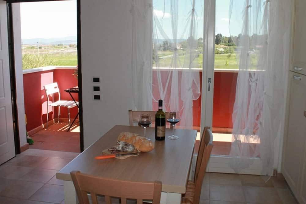 Ganze Wohnung, Fewo nah Follonica,familienfreundlich,swimmingpool, Kinderbecken,Dorfnah,bis 3 P in Scarlino, Grosseto Provinz