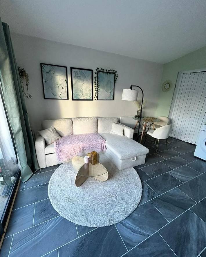 Location de vacances pour 3 personnes, avec jardin à Laroque (Hérault)