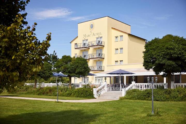 Ferienhaus für 3 Personen, mit Ausblick und Sauna sowie Garten und Pool in Bad Gögging