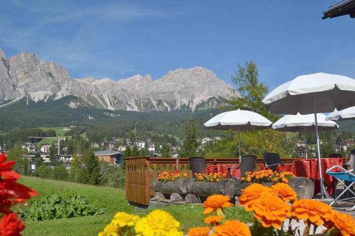 Hôtel pour 3 personnes, avec terrasse ainsi que vue et jardin à Cortina d'Ampezzo - 3