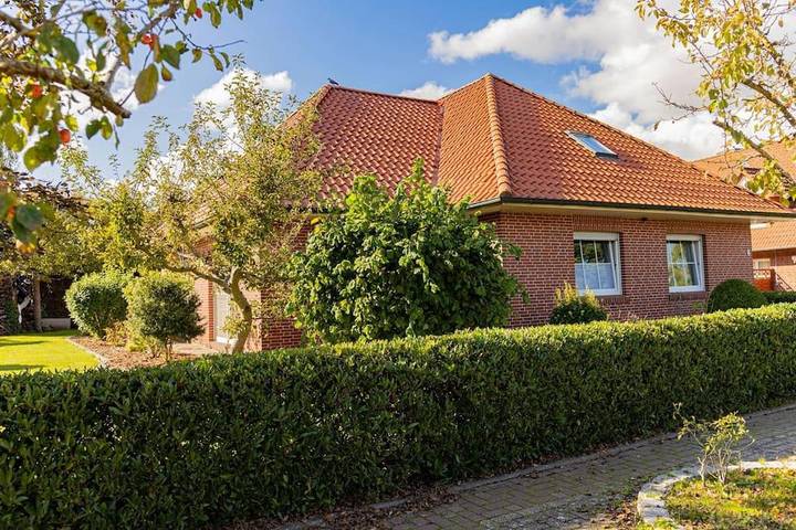 Ferienhaus für 8 Personen, mit Garten in Schortens