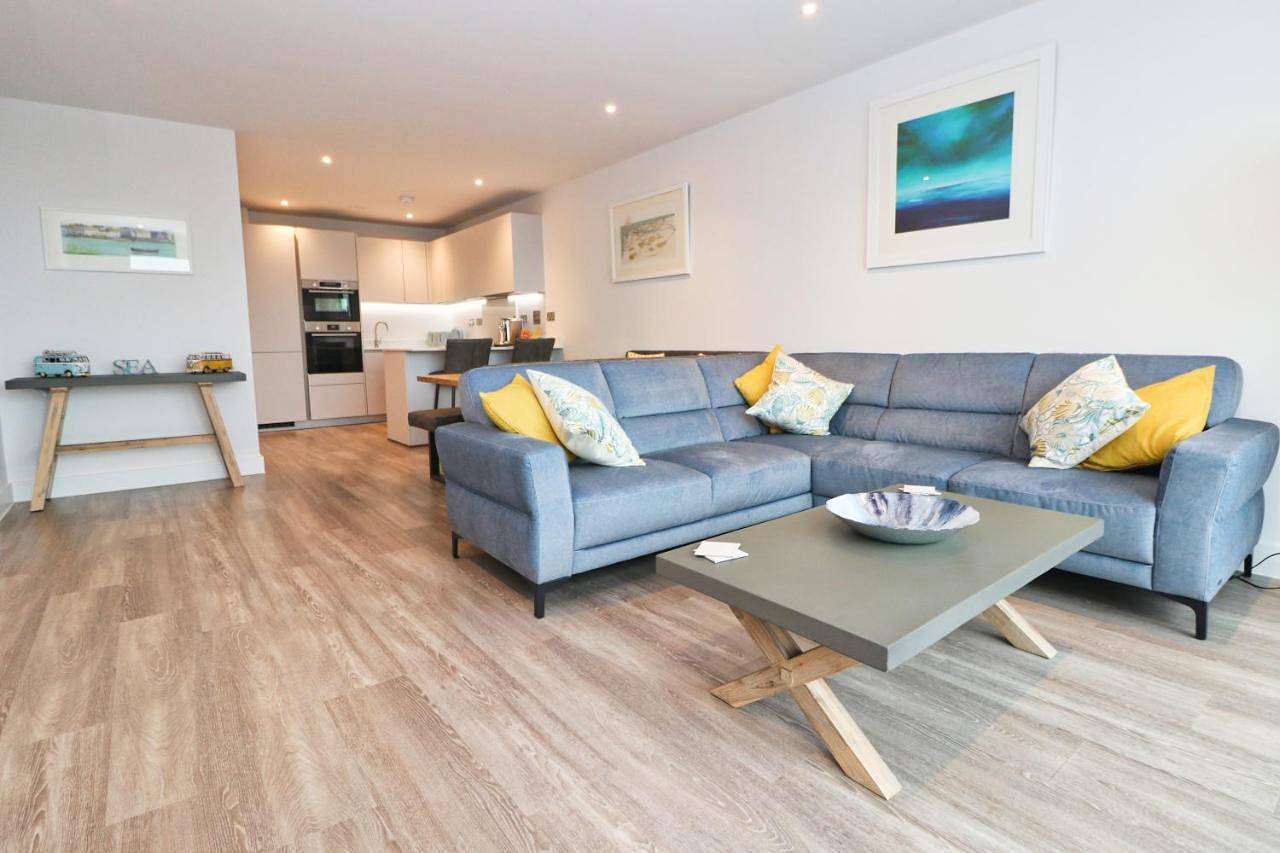 Entire apartment, Sea view apartment, first floor in Constantine Bay, Cornwall