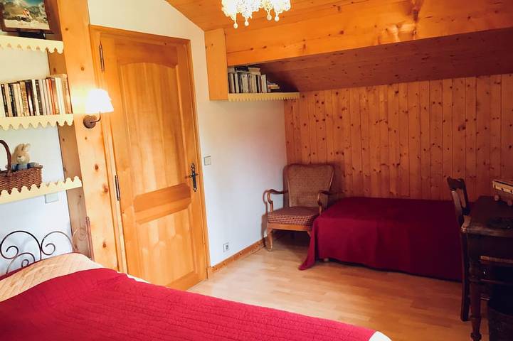 Gîte pour 10 personnes, avec jardin, animaux acceptés dans Saint-Nicolas-de-Véroce - 4