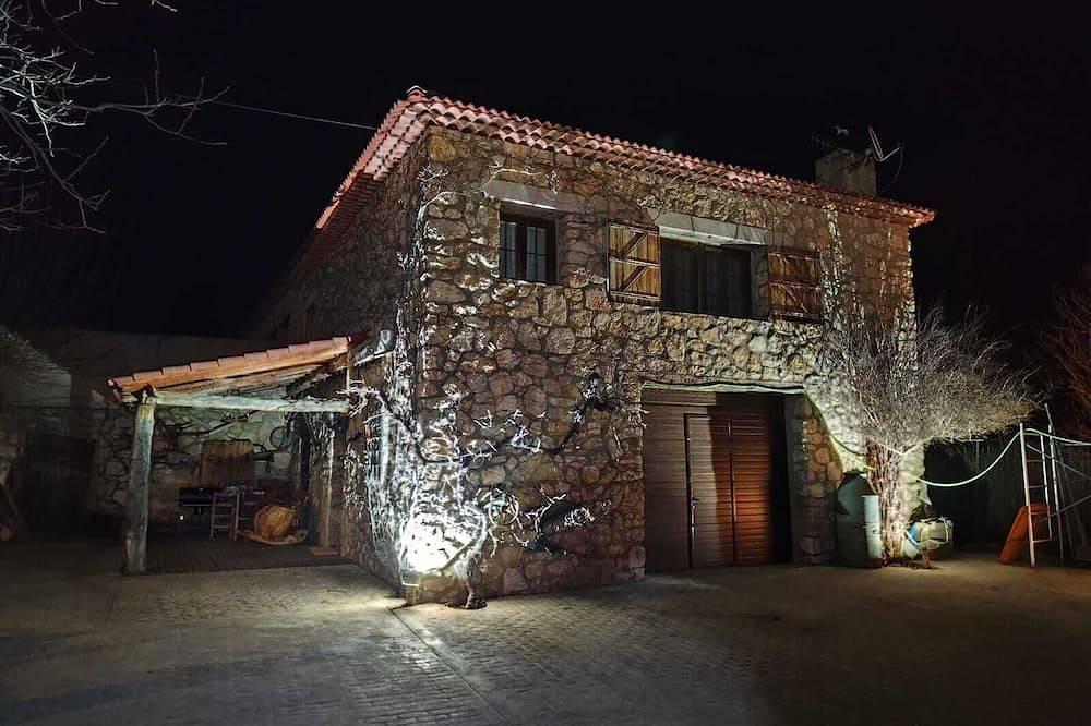 Rural house in the high mountain range of Cuenca, ideal for a family. in Tejadillos, Cuenca Province