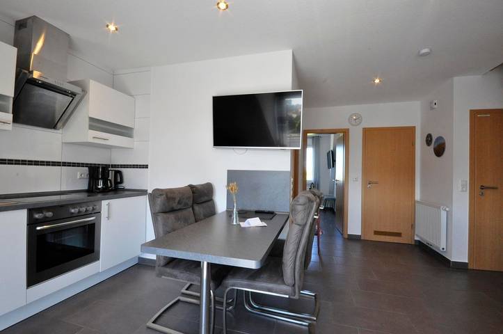 Ferienwohnung für 4 Personen, mit Balkon in Carolinensiel - 2