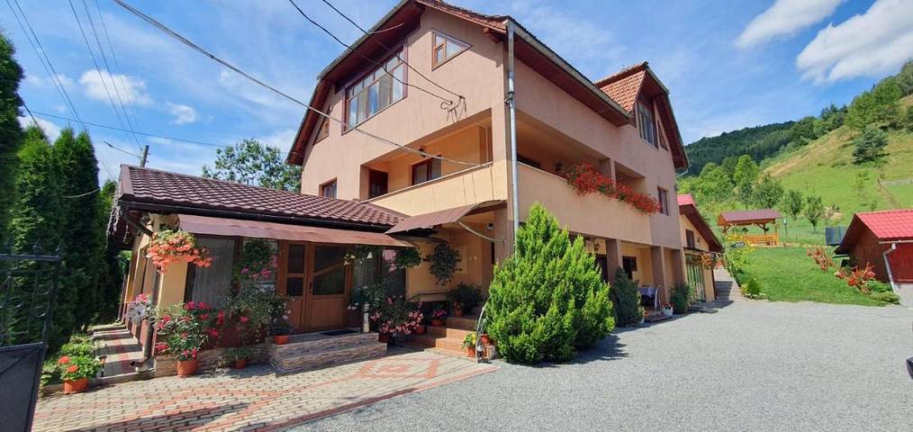 Maison d’hôte pour 4 personnes, avec Balcon et Terrasse ainsi que Jardin et Vue à Alba (Romania)