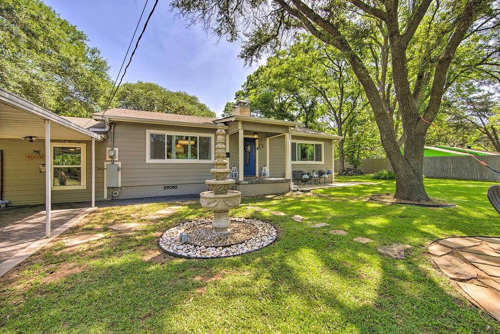 Cozy Canton Residence w/ Great Outdoor Space! in Canton, Van Zandt County