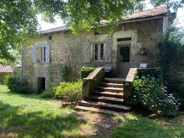 Gîte pour 4 personnes, avec terrasse et vue dans Sousceyrac-en-Quercy
