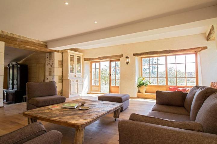 Location de vacances pour 15 personnes, avec jardin ainsi que vue et piscine à Salignac-Eyvigues - 4