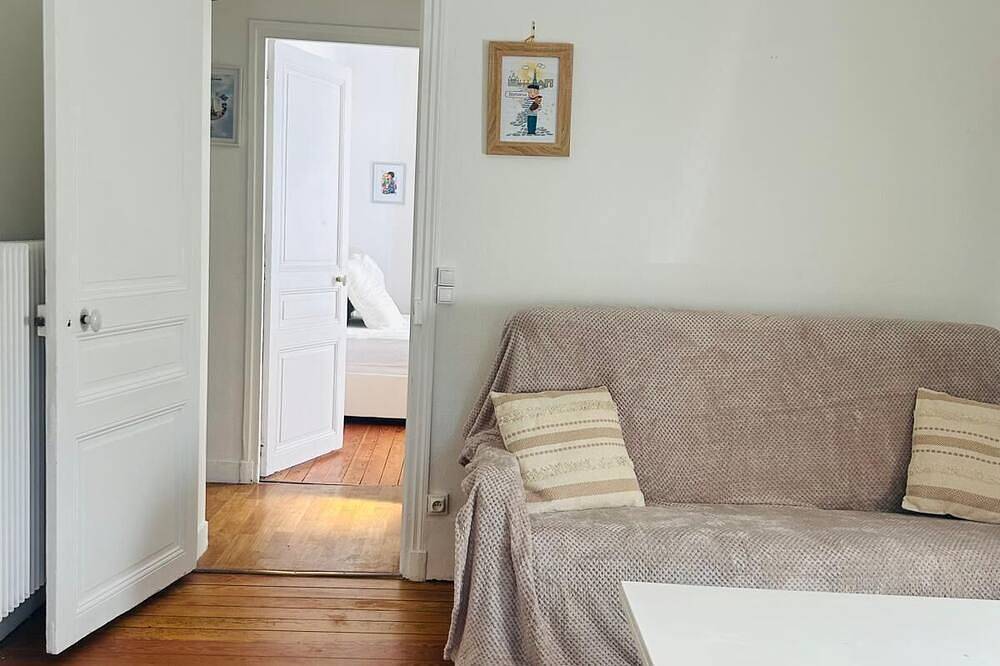 Appartement entier, L'Eden à 2 pas de Paris (Rer C et D) et d'Orly, dans un quartier Calme au Rdc in Viry-Châtillon, Essonne
