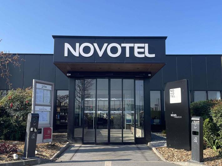 Hôtel pour 4 personnes, avec jardin et piscine à Tinqueux - 2
