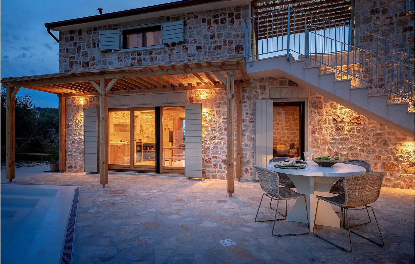 Appartement moderne de 2 chambres avec piscine, Wi-Fi et parking in Hvar