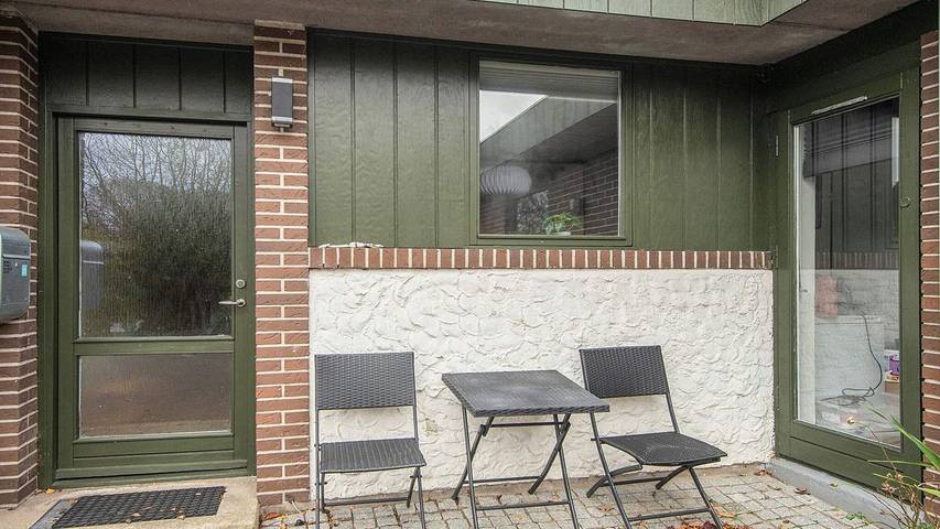 Ferieudlejning for 4 personer, med terrasse i Fjellerup Strand