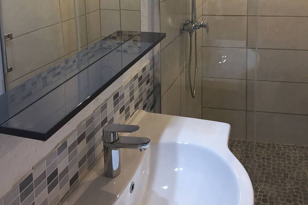 Ganze Wohnung, Charmante historische Stadtwohnung 4 Personen in Vence, Cannes und Umgebung