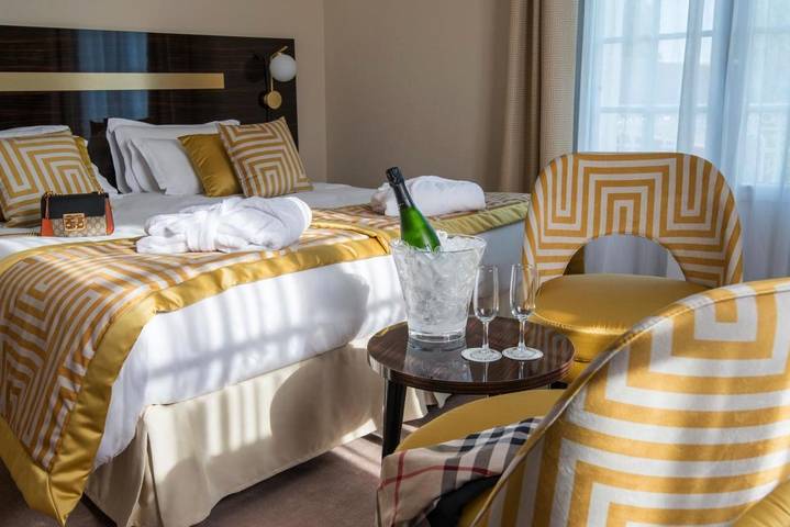 Hôtel pour 2 personnes, avec jardin et piscine, animaux acceptés