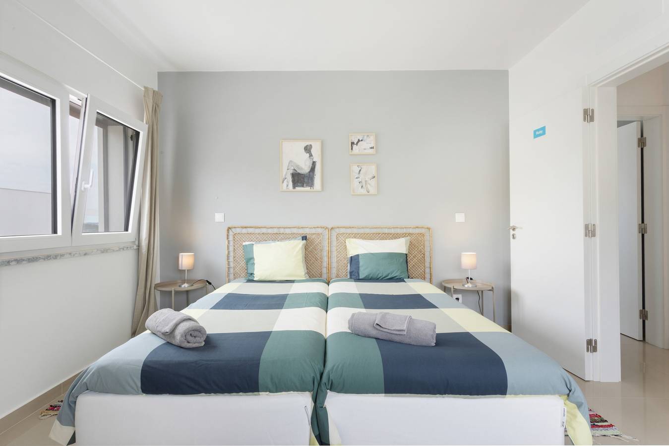 Appartement entier, Chambre « Ruby » avec piscine partagée, terrasse commune et Wi-Fi in Lourinhã, District de Lisbonne