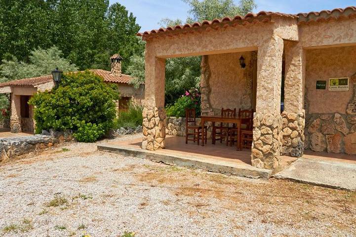 Albergue para 6 personas, con jardín y piscina para niños además de vistas y piscina en Los Calares del Mundo y de la Sima - 4
