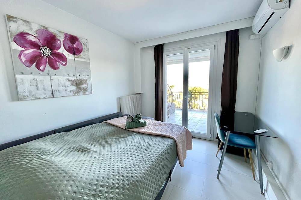 Top Villa Paloma Antibes Vue Mer, Montagne, Fibre, Clime, Pool in Antibes, Region de Cannes