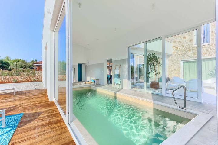 Villa for 10 people, with balcony and ocean view as well as pool - 1