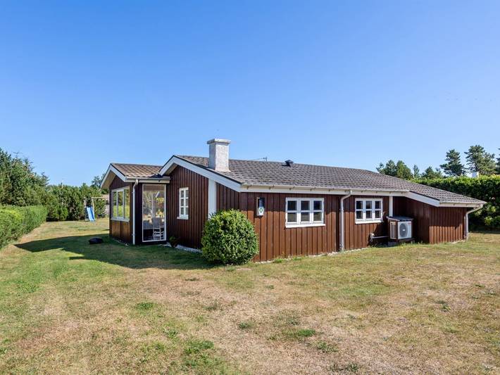Ferieudlejning for 6 personer, med terrasse i Lyngså