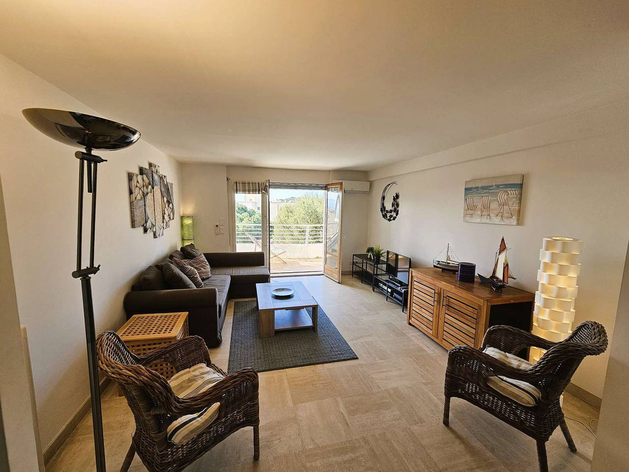 Entire holiday apartment, Holiday apartment for 5 people with balcony in Sanary-sur-Mer, Toulon region