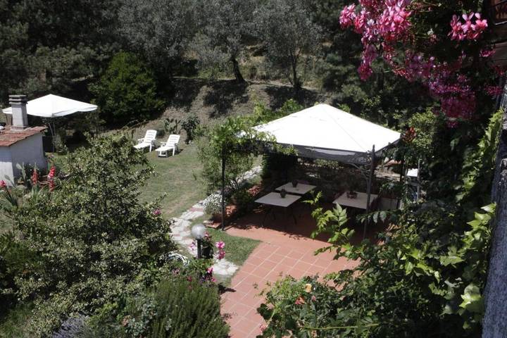 B&b voor 4 personen, with Balkon and Terras as well as Tuin and Uitzicht in Fosdinovo