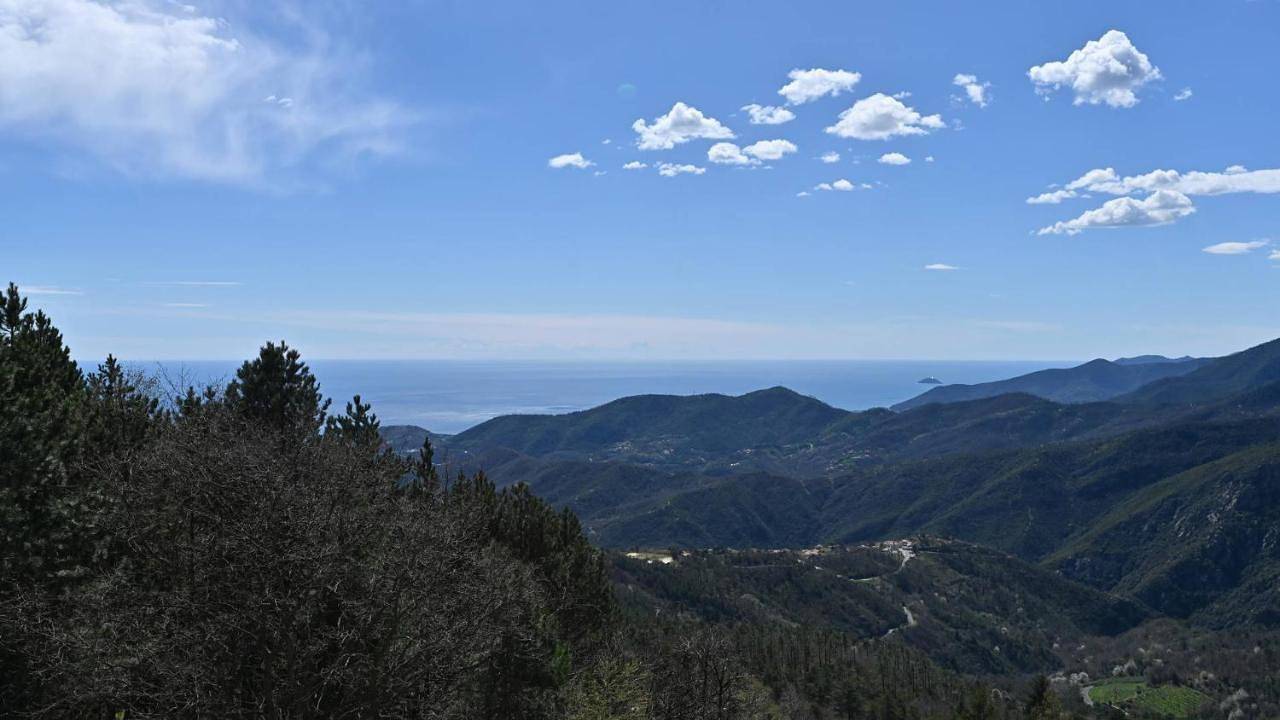 Borgo Dei Gabbiani da Silvia in Magliolo, Ligurische Alpen