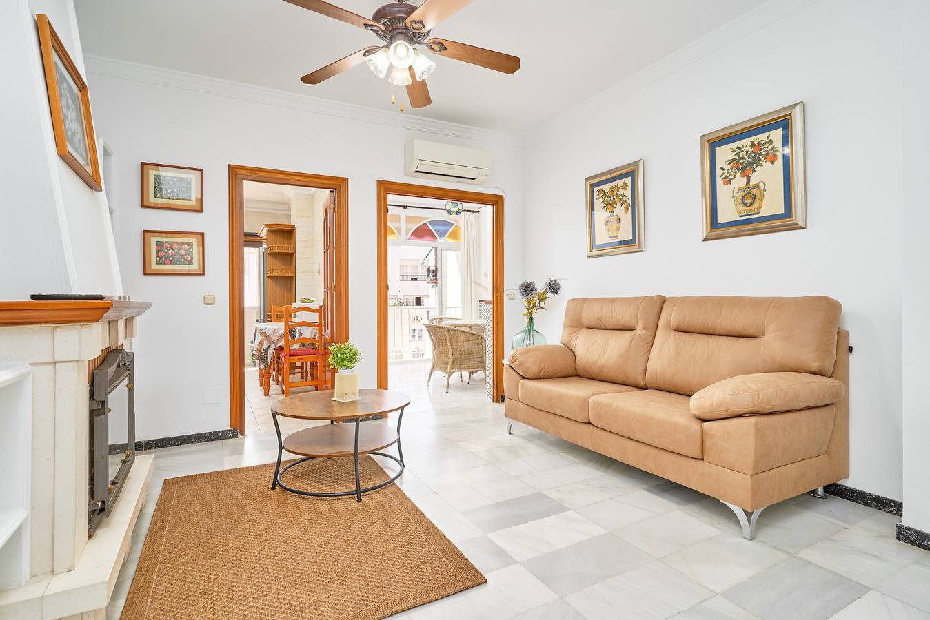 Entire apartment, 'Animas 1' Apartment with Balcony, Wi-Fi and Air Conditioning in Nerja Centre, Nerja