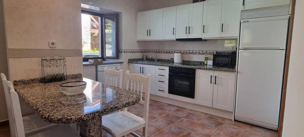 Casa de vacaciones para 10 personas, con balcón y vistas en Llanes - 4