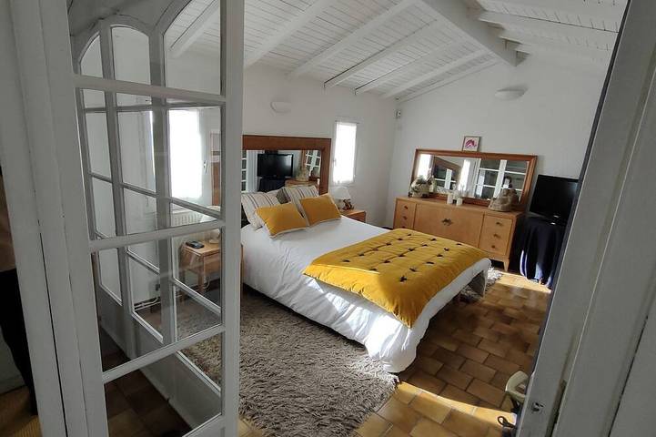 Location de vacances pour 8 personnes, avec terrasse et jardin à Saint-Sulpice-la-Pointe - 3