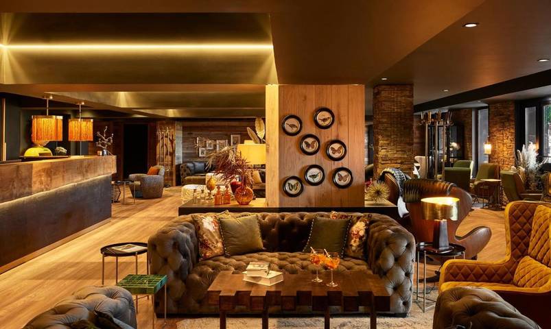 Appart’hôtel pour 4 personnes, avec piscine et balcon ainsi que sauna et jacuzzi, adapté aux familles