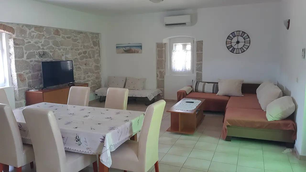 Cijeli apartman za odmor, Ferienwohnung für 5 Personen (75 m²) in Lukoran in Lukoran, Otok Ugljan