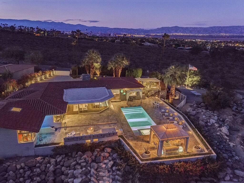 Architectural Digest Sonder Estate bietet Filmnächte unter dem Wüsten Sternen! in Palm Springs, Coachella Valley