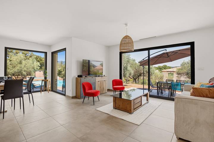 Location de vacances pour 8 personnes, avec Balcon et Terrasse ainsi que Jardin et Piscine à Bosc - 2