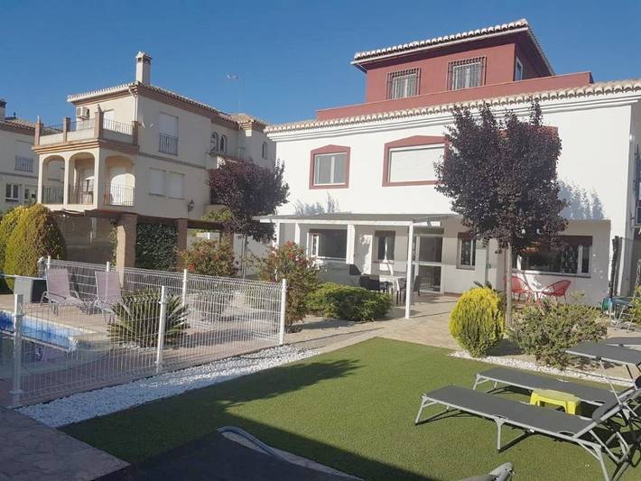 Ferienwohnung für 4 Personen, mit Ausblick und Pool sowie Garten - 1