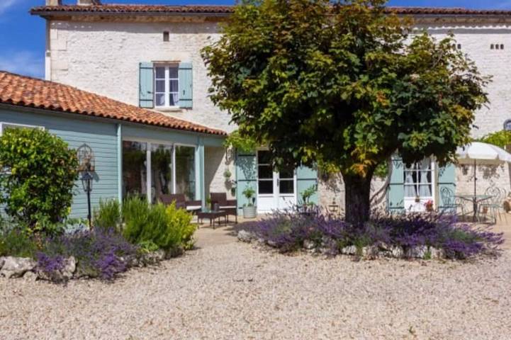 Gîte pour 10 personnes, avec Jardin à Palluaud