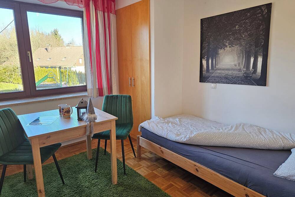 In den Alpen neben den Skipisten und Bergseen befindet sich dieses Apartment. in Bezirk Gmunden