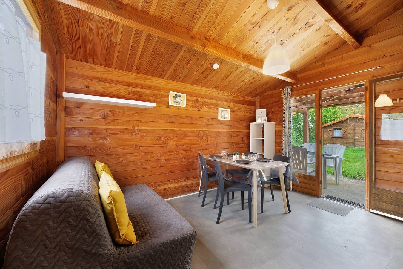 Chalet „Confort 18“ mit Terrasse und Gemeinschaftspool in Saint-Gervais (Vendée), Vendée
