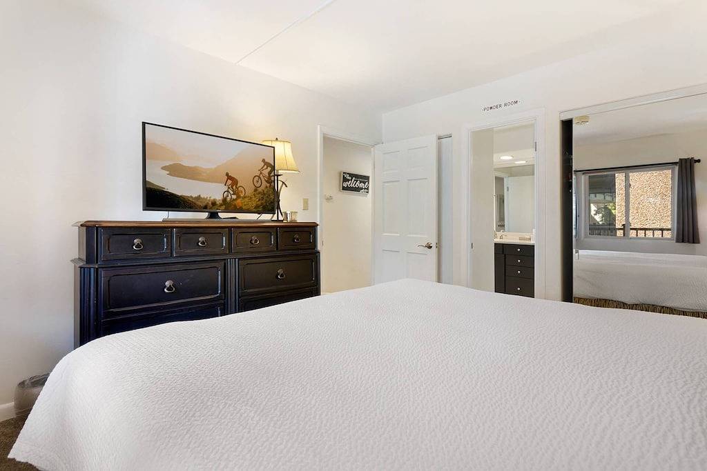 Ganze Wohnung, Walk to Vail & Lionshead, 100 Meter bis Eagle Bahn Gondola, Vail Mtn Views, Seasonal Pool / Hot Tub in Vail Ski Resort, Vail