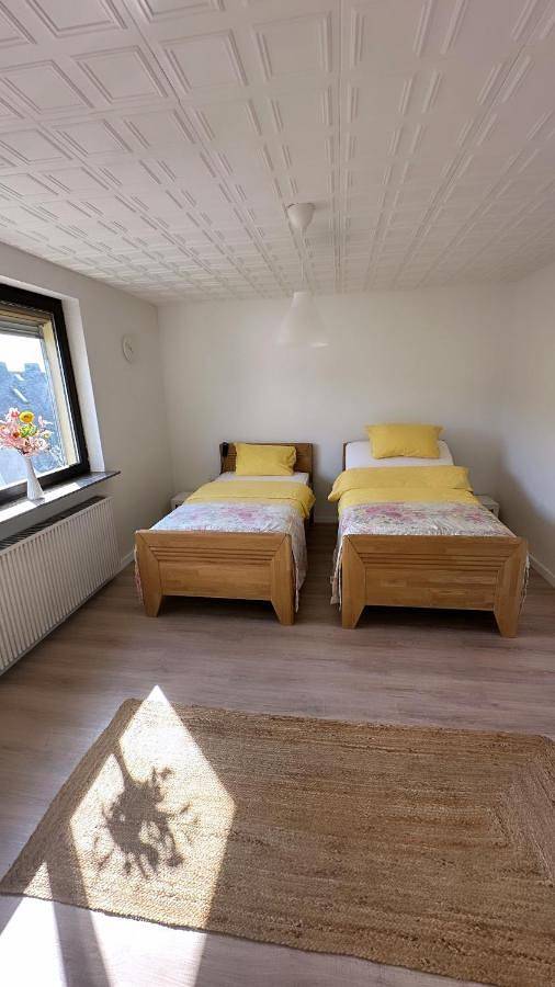 Ferienwohnung für 6 Personen, mit Terrasse und Ausblick in Bischoffen