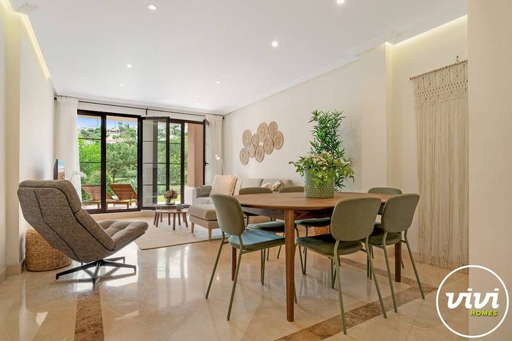 Entire apartment, La Vida Dorada | Garden - Pool - Terrace in Los Arqueros Golf and Country Club, Benahavís