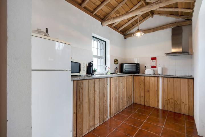 Casa de vacaciones 'Adega Maciel' con vistas al mar, terraza privada y Wi-Fi in Santa Luzia (Azores), Pico (Azores)