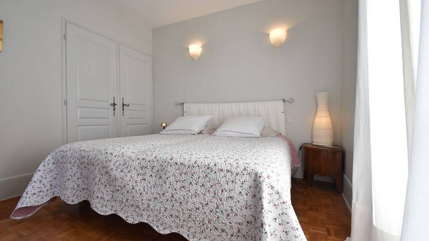 Gîte pour 6 personnes, avec jardin et terrasse dans Forteresse médiévale de Yèvre le Chatel