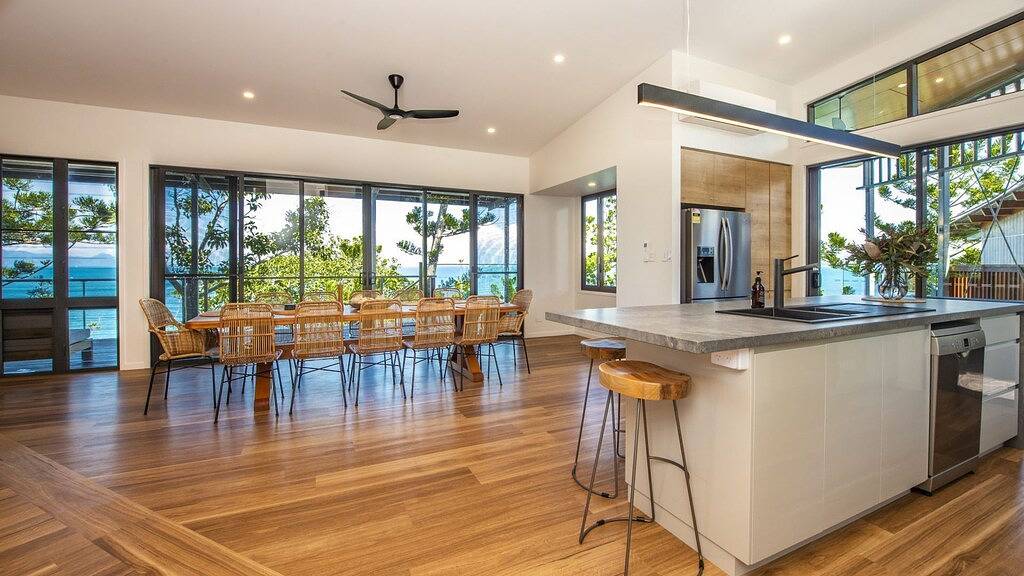 Holiday Home for 10 People in North Queensland, Queensland